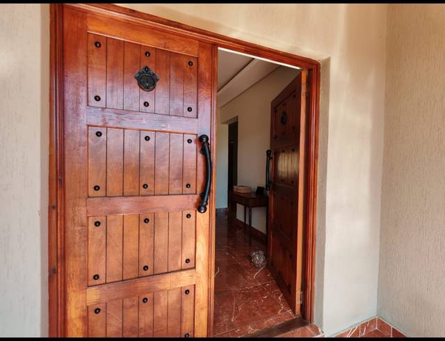 49,991M² FARM FOR SALE IN THREE RIVERS EAST